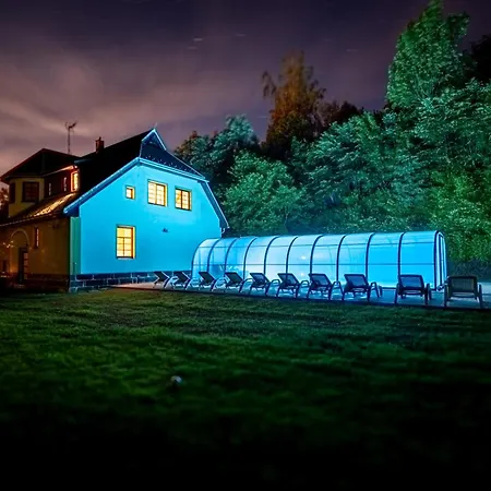 Rudolfuv Dvur Villa *